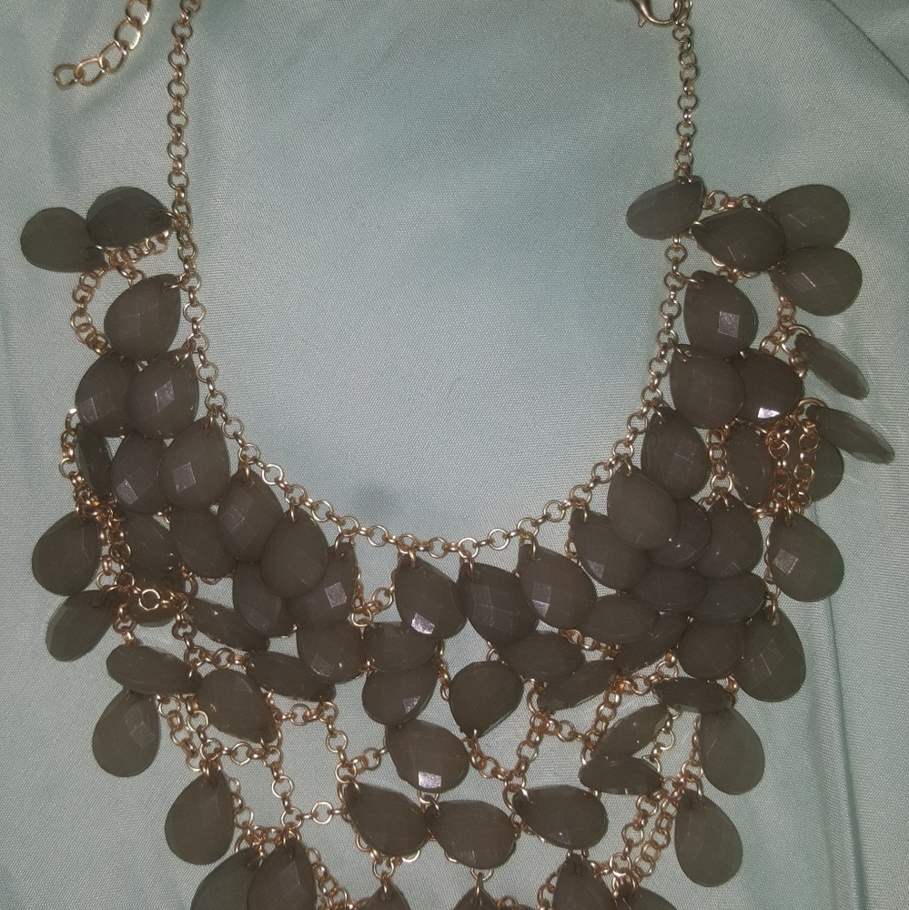 Dark green necklace